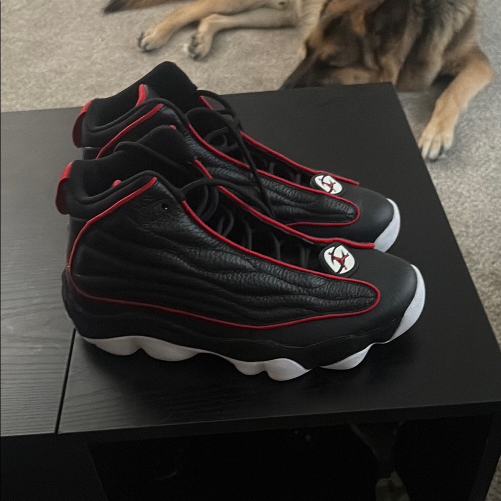 Nike Jordan Black and Red Sneakers men’s size 8 like new only worn a few times